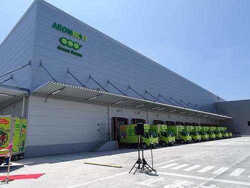 物流倉庫の外観